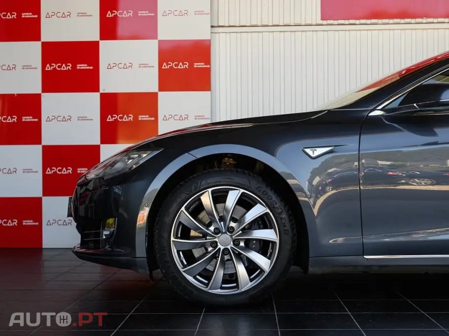 Tesla Model S Dual Motor AWD
