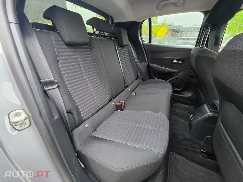 Peugeot E-208 50 kWh Style