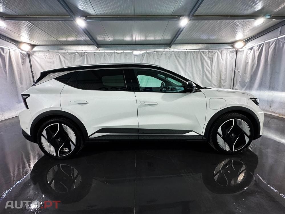 Renault Scénic 220 Long Range Techno