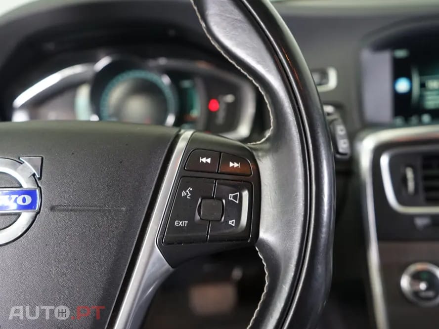 Volvo V60 2.4 D6 Momentum AWD Phev