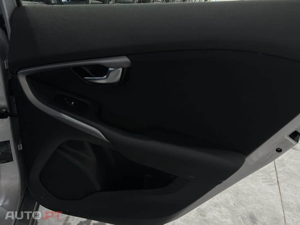 Volvo V40 2.0 D3 Momentum