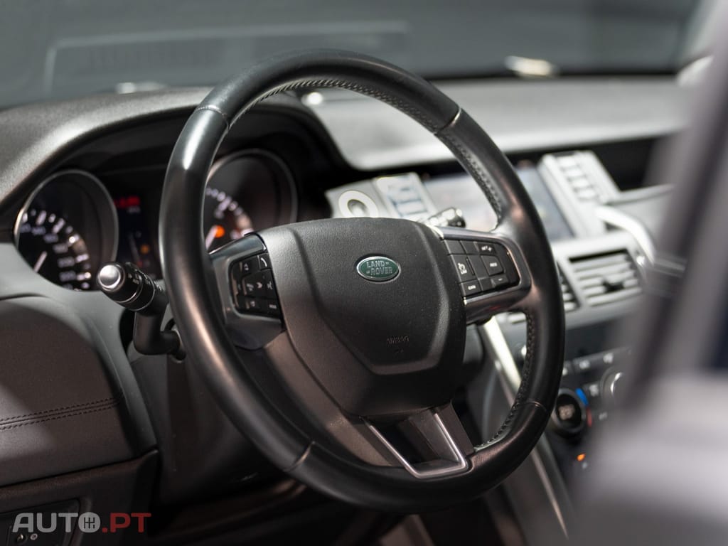 Land Rover Discovery Sport 2.0 D AWD SE