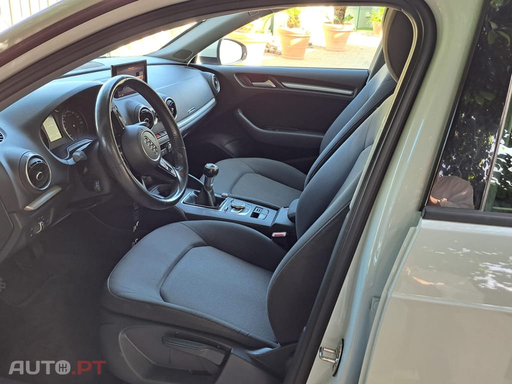 Audi A3 Sportback 1.6 TDI S-line