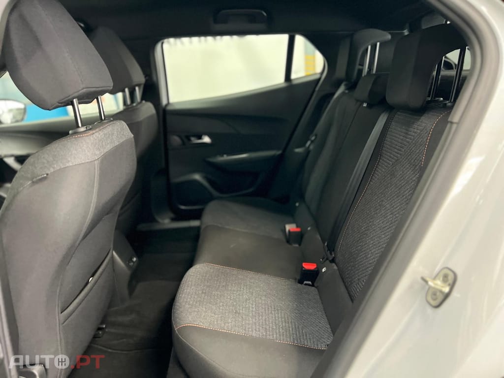 Peugeot E-2008 50 kWh Allure