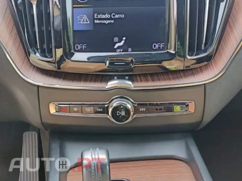 Volvo XC60 2.0 T8 PHEV Momentum AWD