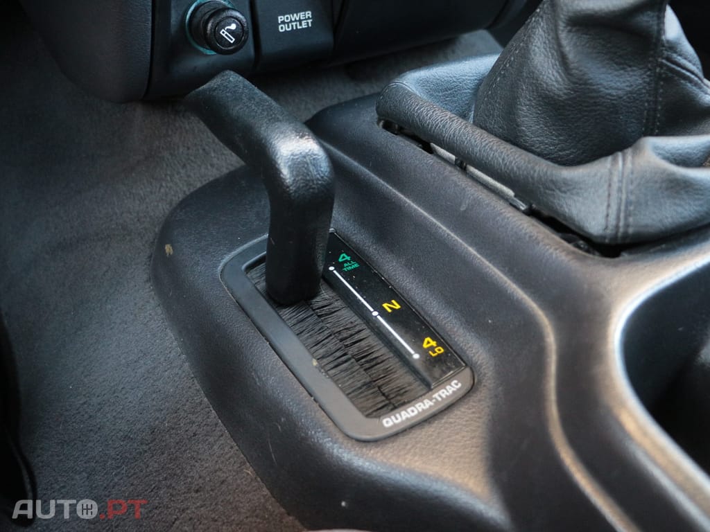 Jeep Grand Cherokee 2.5 TD Official