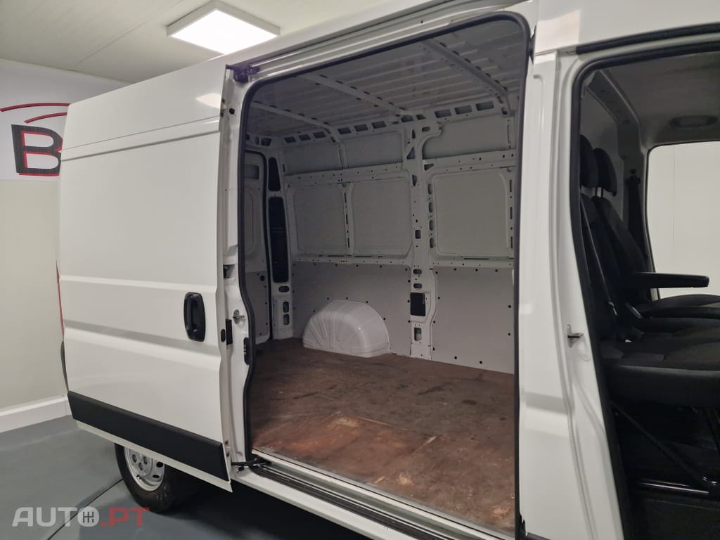 Peugeot Boxer 2.2 BlueHDi 335 L2H2 Pro GPS CAM. TRASEIRA IVA DEDUTIVEL