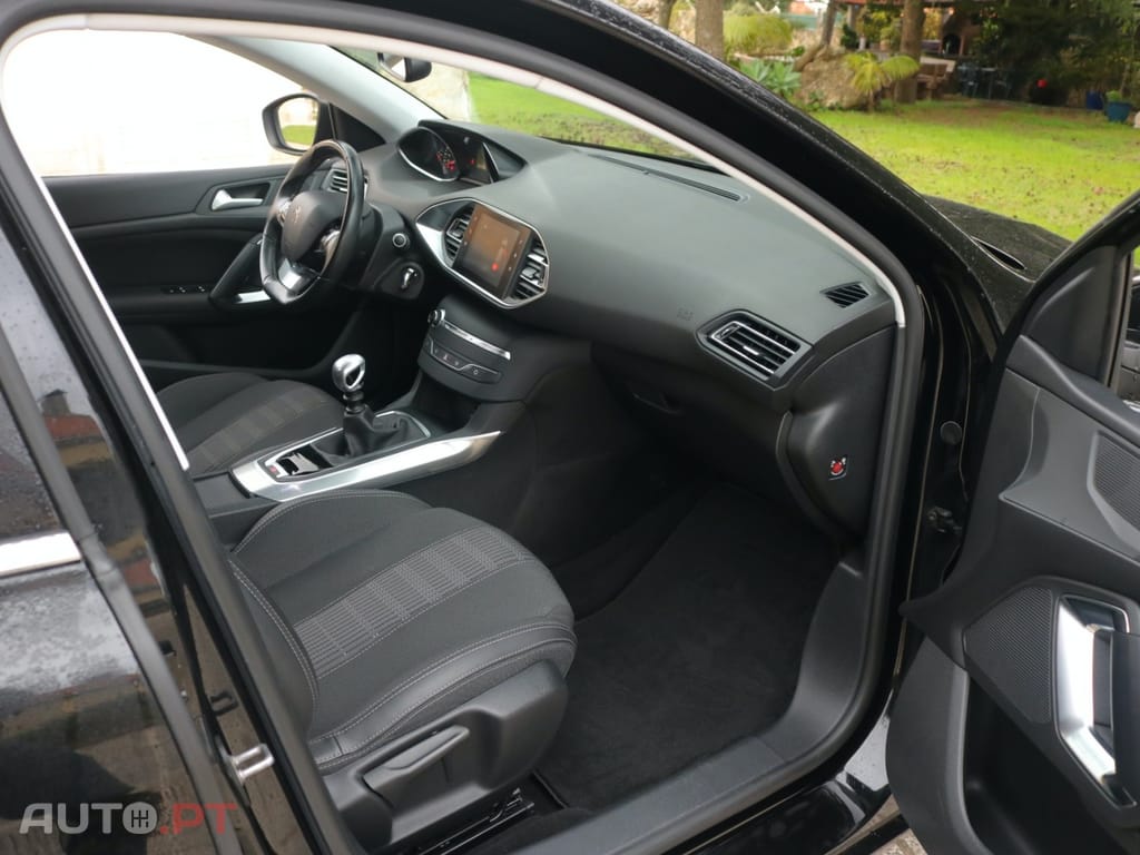 Peugeot 308 1.5 BlueHDi Allure Pack