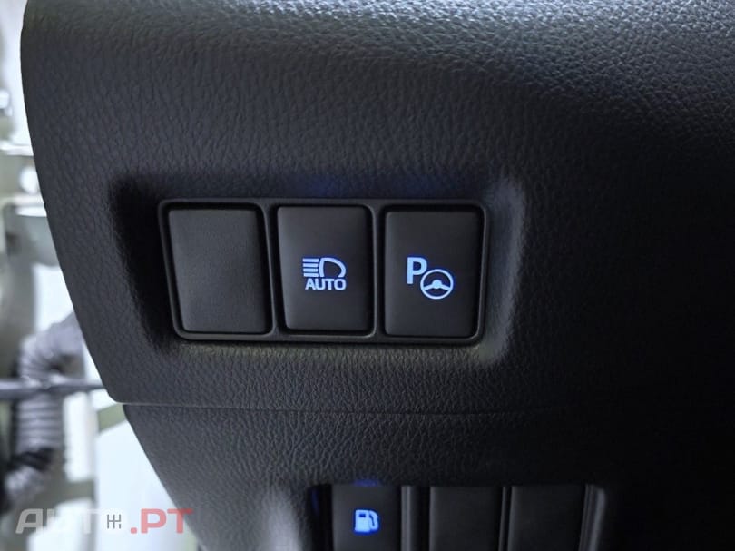 Toyota C-HR 1.8 HSD Lounge — fotografia 21