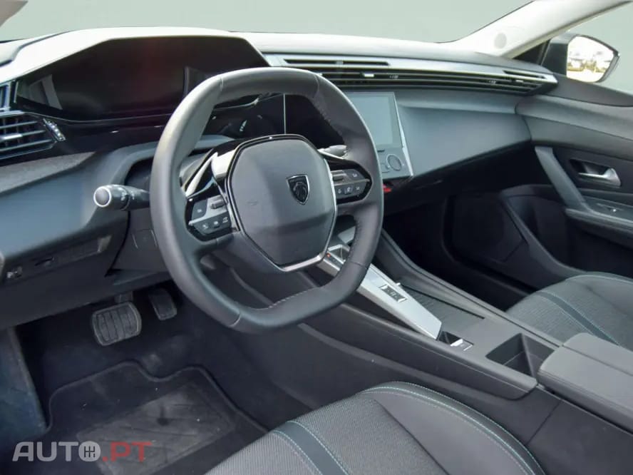 Peugeot 408 1.2 Hybrid Allure e-DCS6