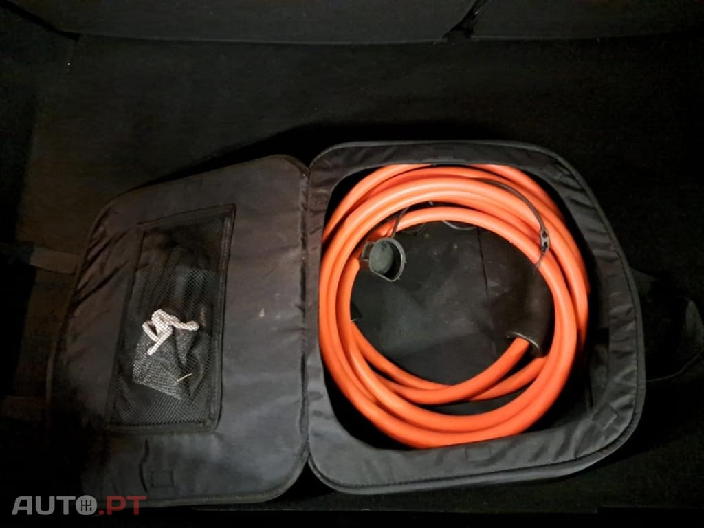 Peugeot E-208 50 kWh Allure Pack