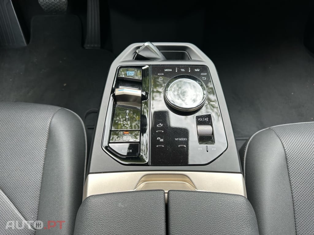 BMW iX xDrive 50