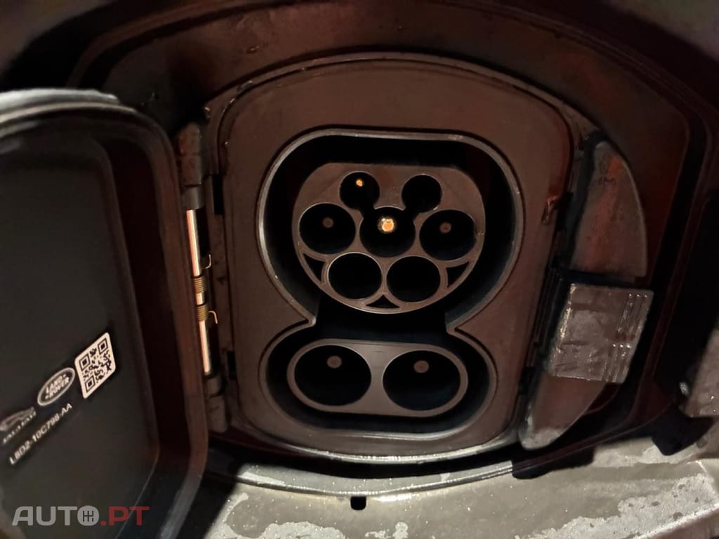 Jaguar E-Pace P300e AWD R-Dynamic HSE