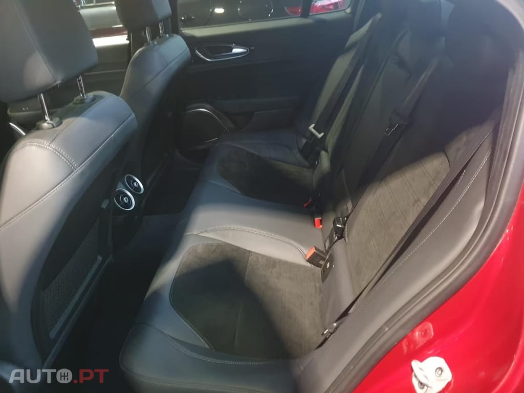 Alfa Romeo Giulia 2.9 Bi-Turbo Quadrifoglio AT8
