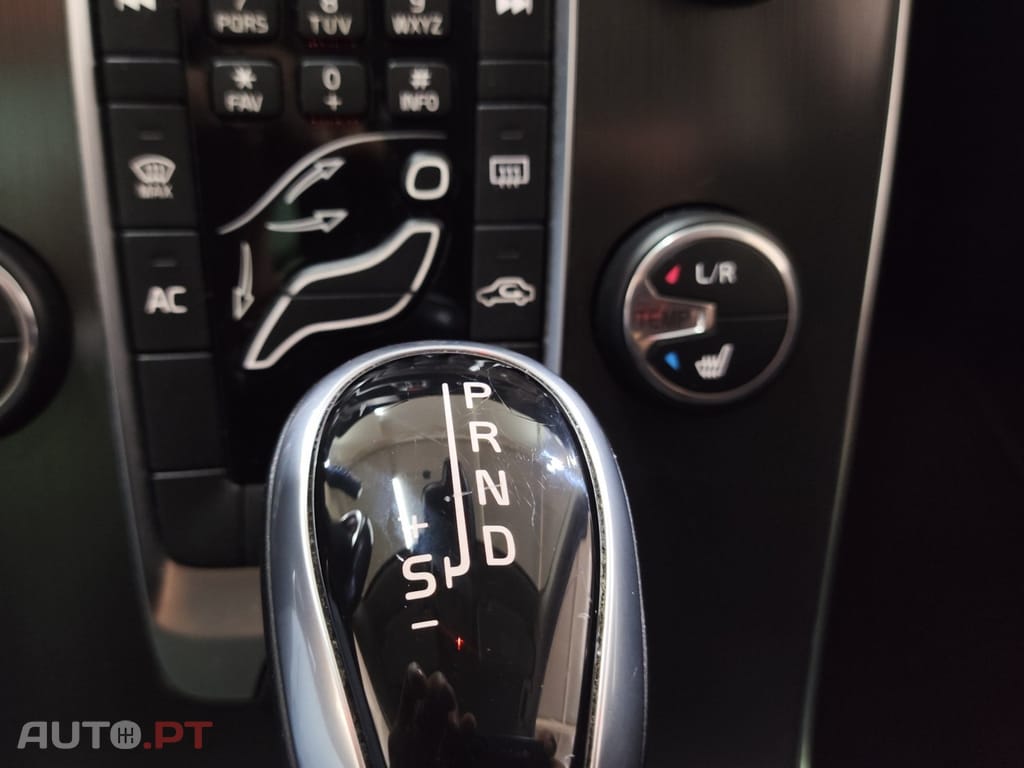 Volvo V40 Cross Country 1.6 D2 Momentum Powershift