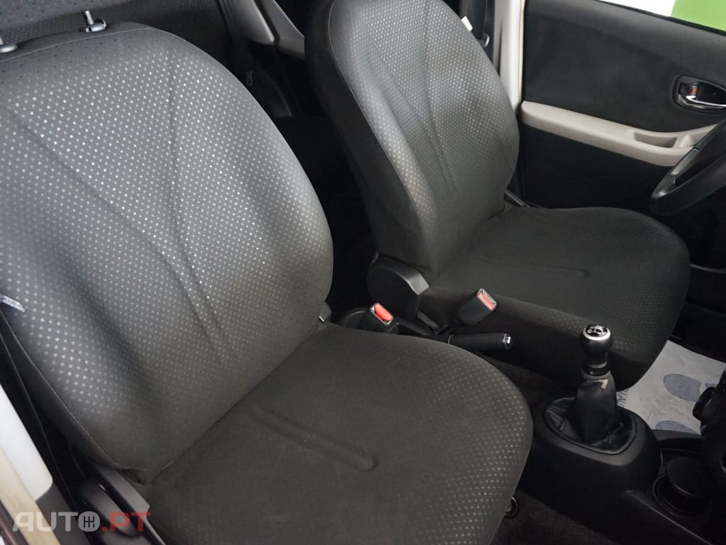 Toyota Yaris 1.0 VVT-i Confort