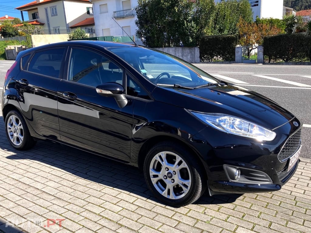 Ford Fiesta 1.0 EcoBoost S&S TITANIUM