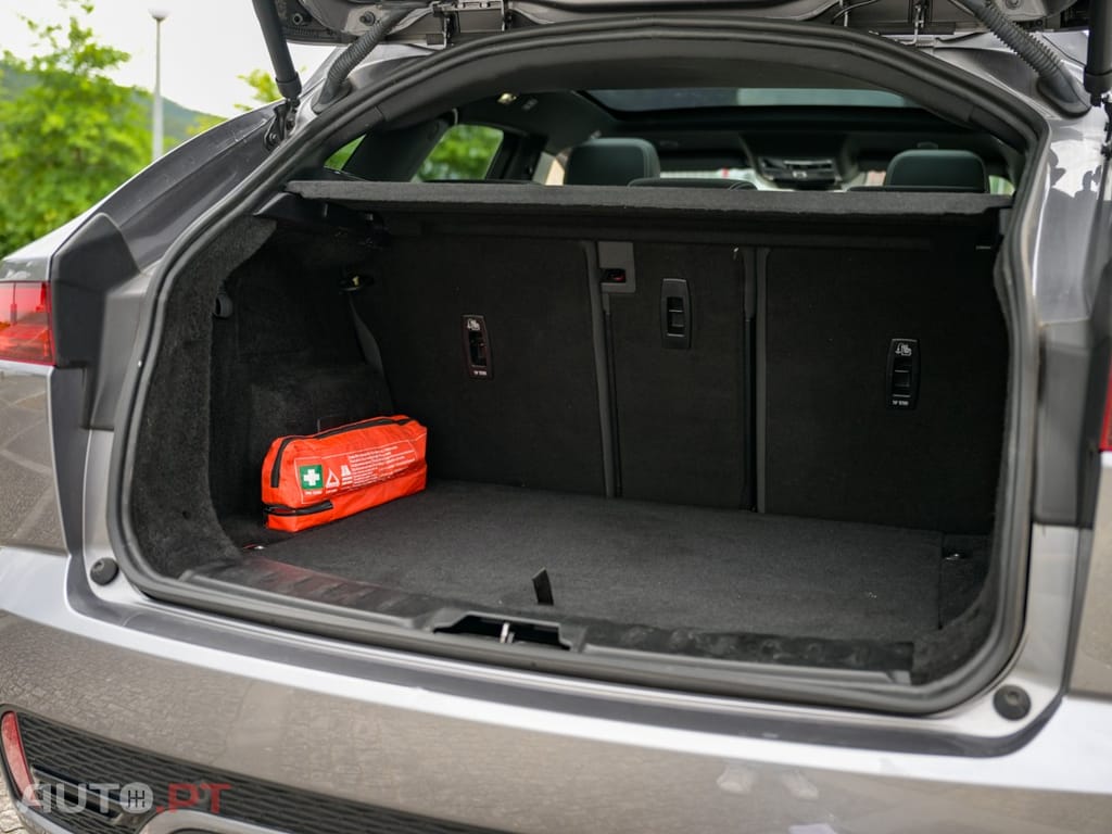 Jaguar E-Pace 1.5 P300e R-Dynamic SE AWD Aut.