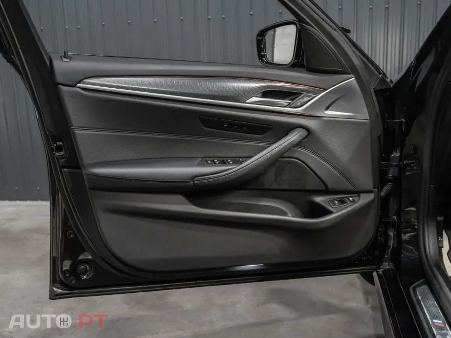 BMW 530 e Pack Desportivo M