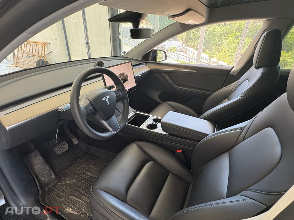 Tesla Model Y RWD