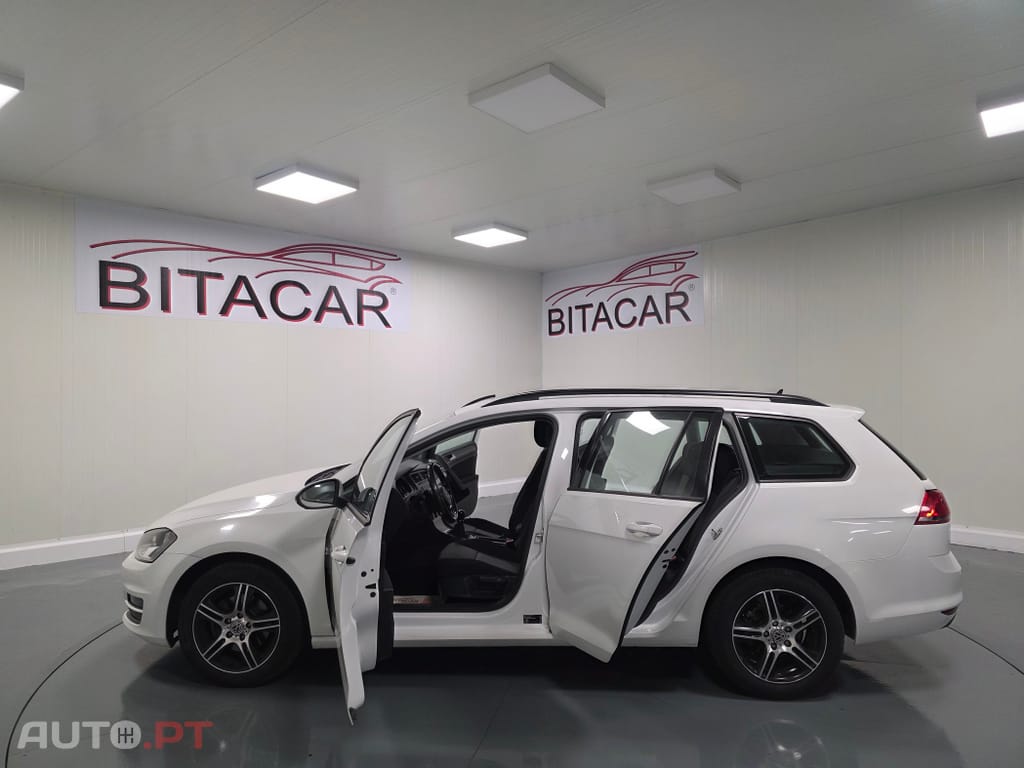 Volkswagen Golf 1.6 HDI CONFORTLINE