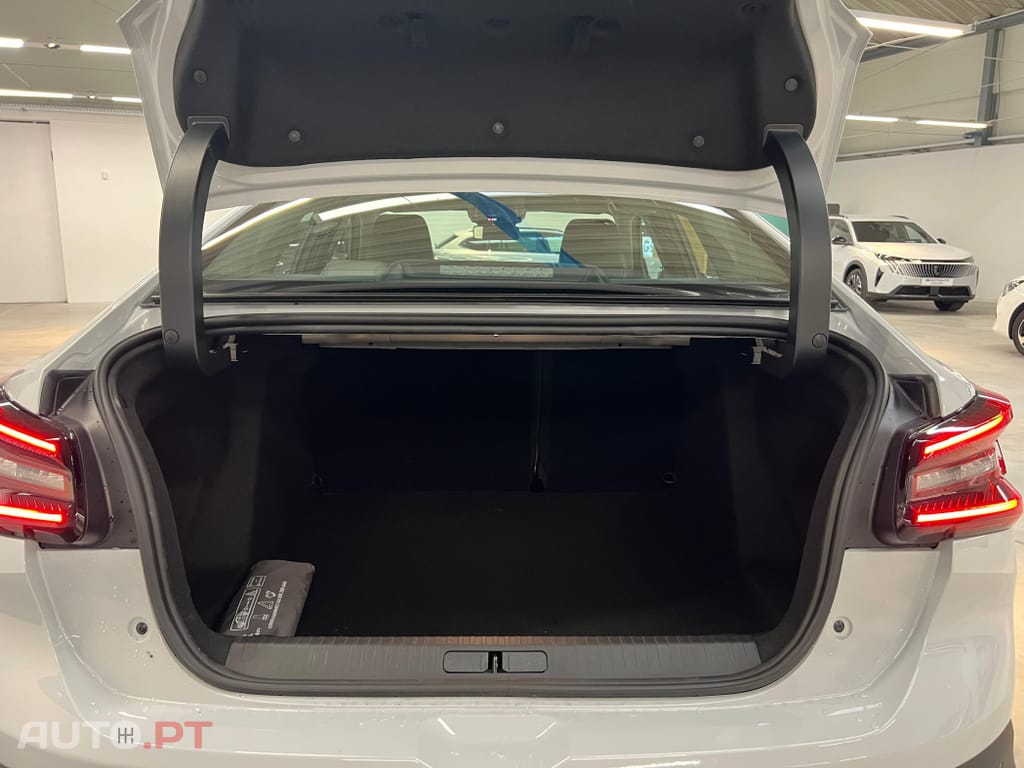 Citroen C4 X 1.2 PureTech Plus EAT8