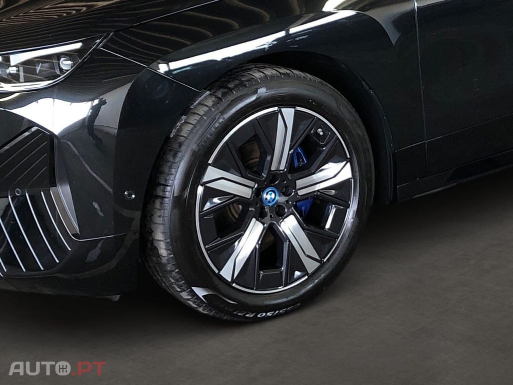 BMW iX xDrive 40 Pack Desportivo