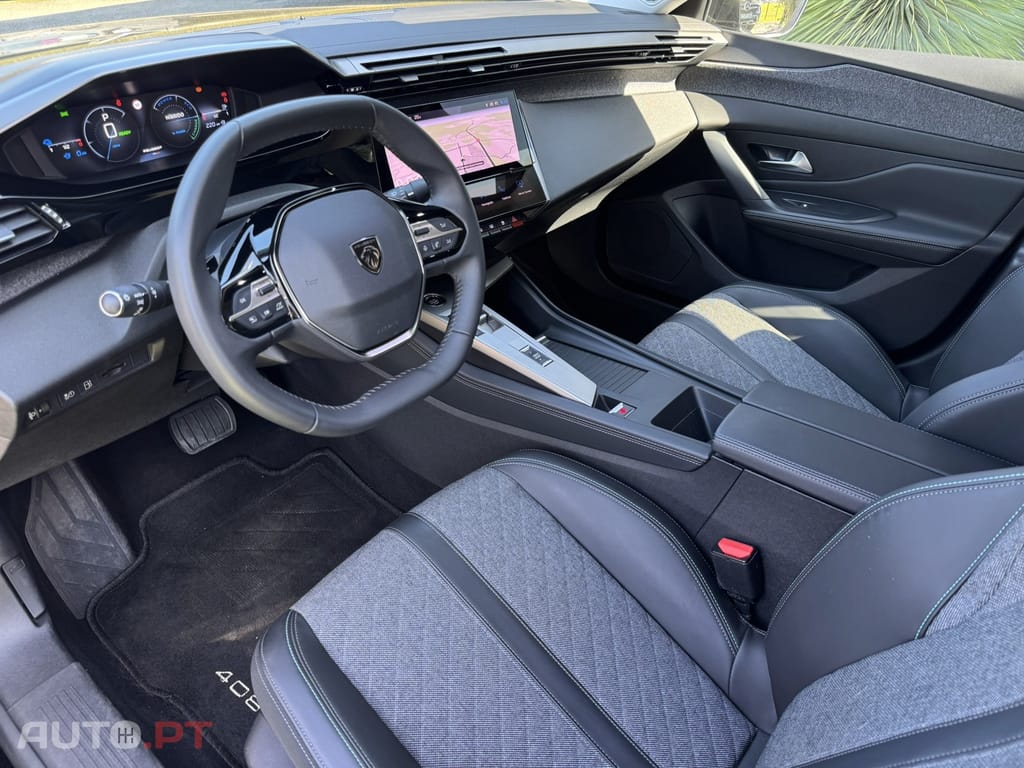 Peugeot 408 1.6 Hybrid Allure e-EAT8
