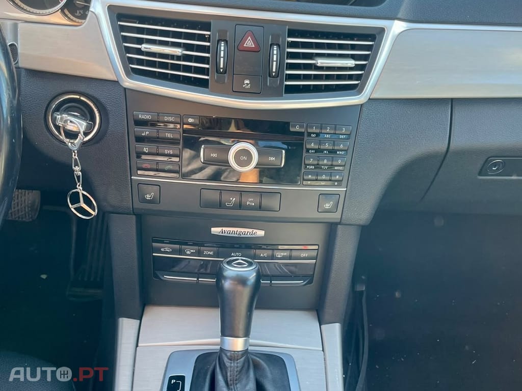 Mercedes-Benz E 220 CDI Auto Avantgarde