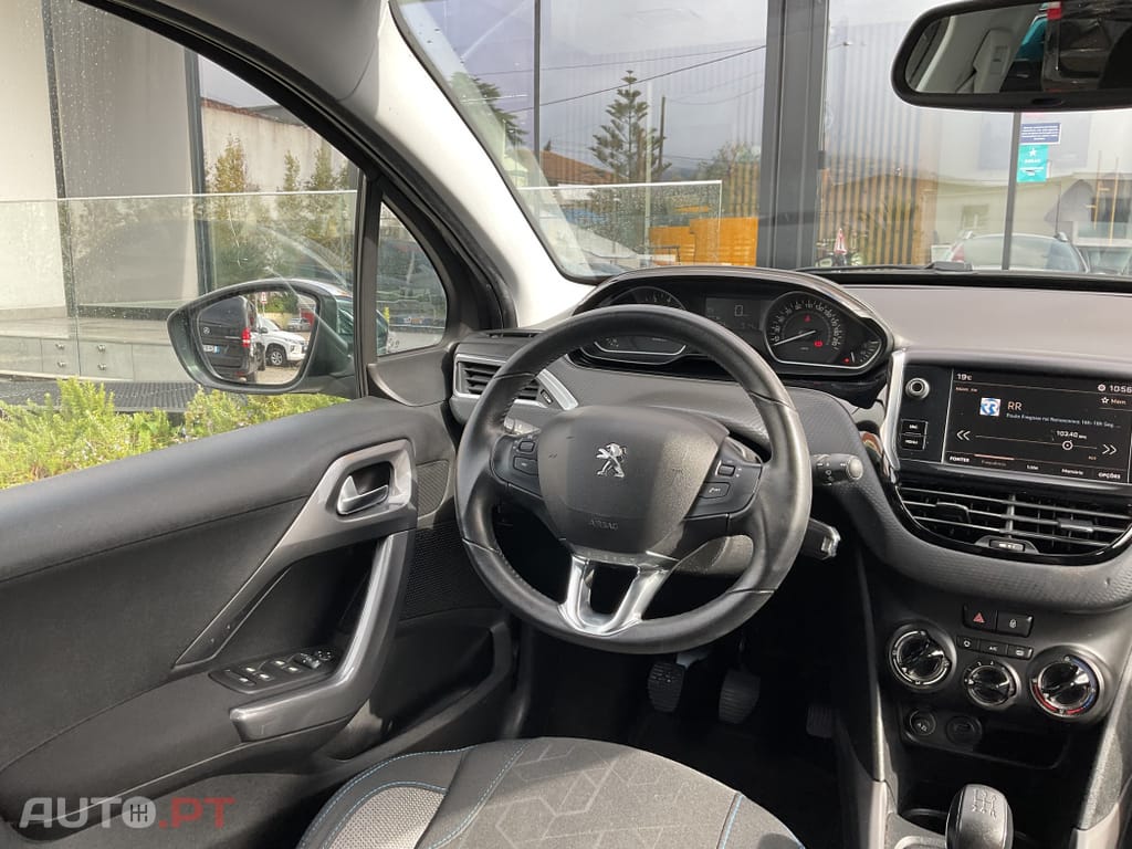Peugeot 2008 1.2 PureTech Style