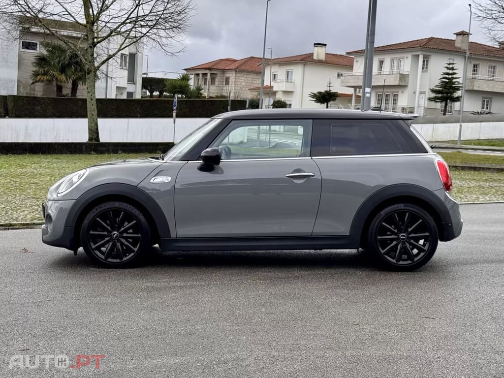 MINI Cooper Cooper SD Auto