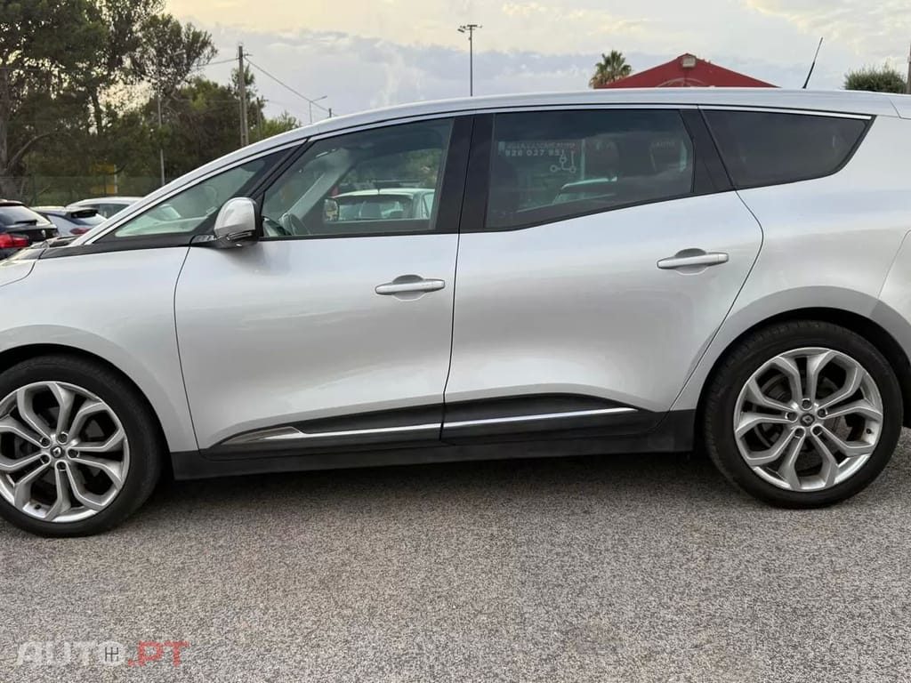Renault Grand Scénic BLUE dCi 120 BLACK EDITION