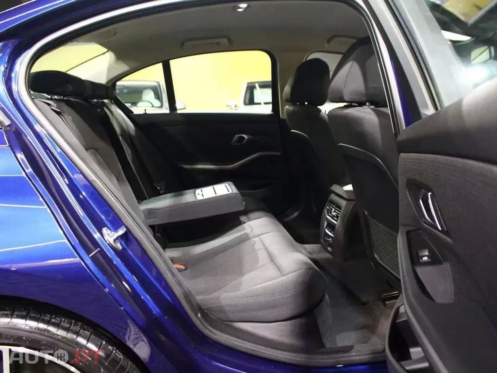 BMW 330 e Line Luxury Auto