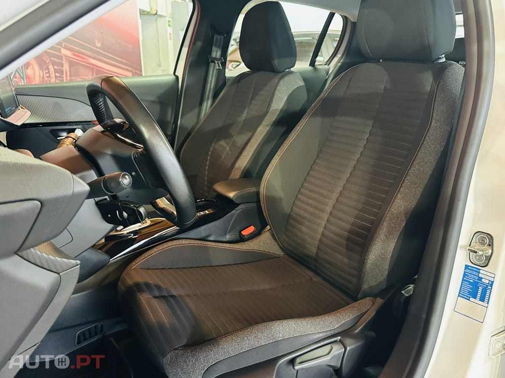 Peugeot E-208 50 kWh Active Pack