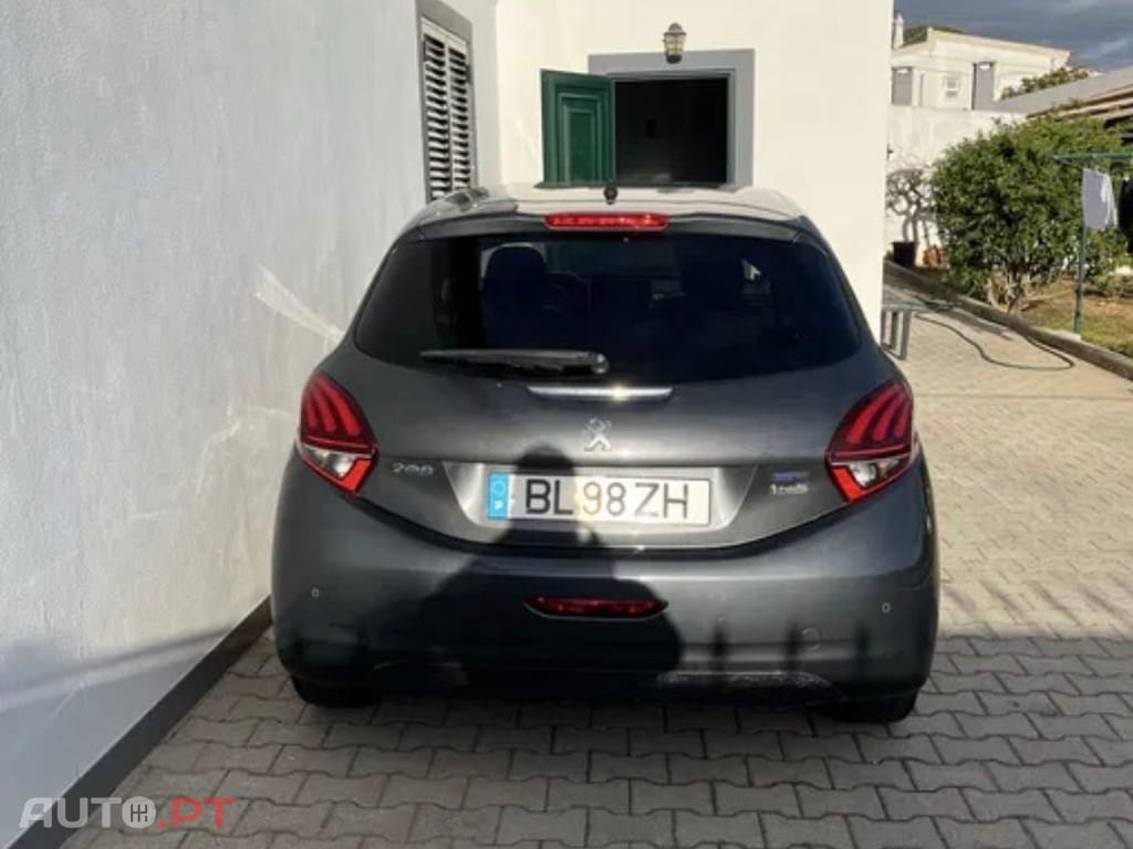 Peugeot 208 Peugeot 208 Allure 1.2 PureTech 2018