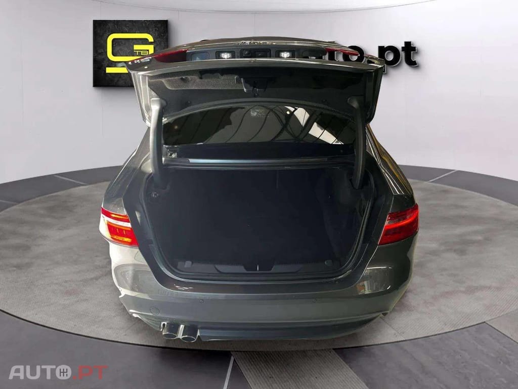 Jaguar XE 2.0D R-SPORT 180CV 