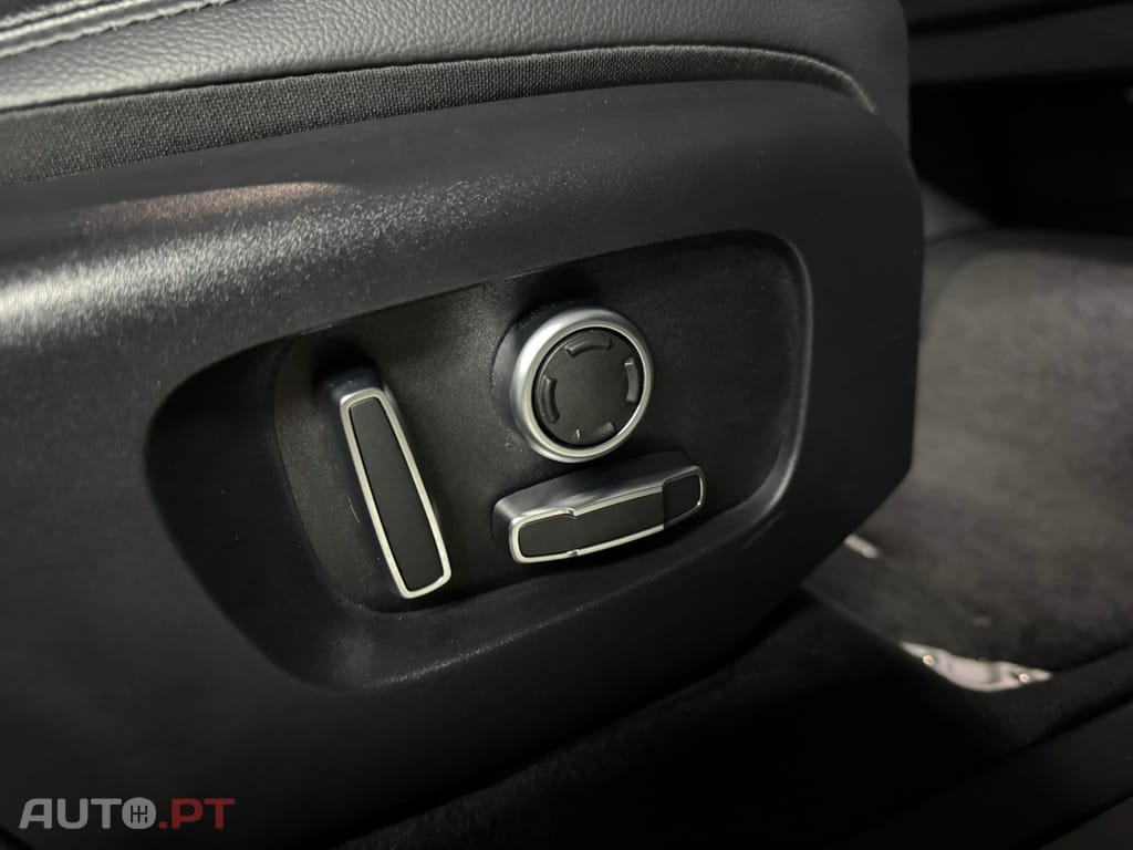 Land Rover Evoque 1.5 P300e AWD R-Dynamic S Auto