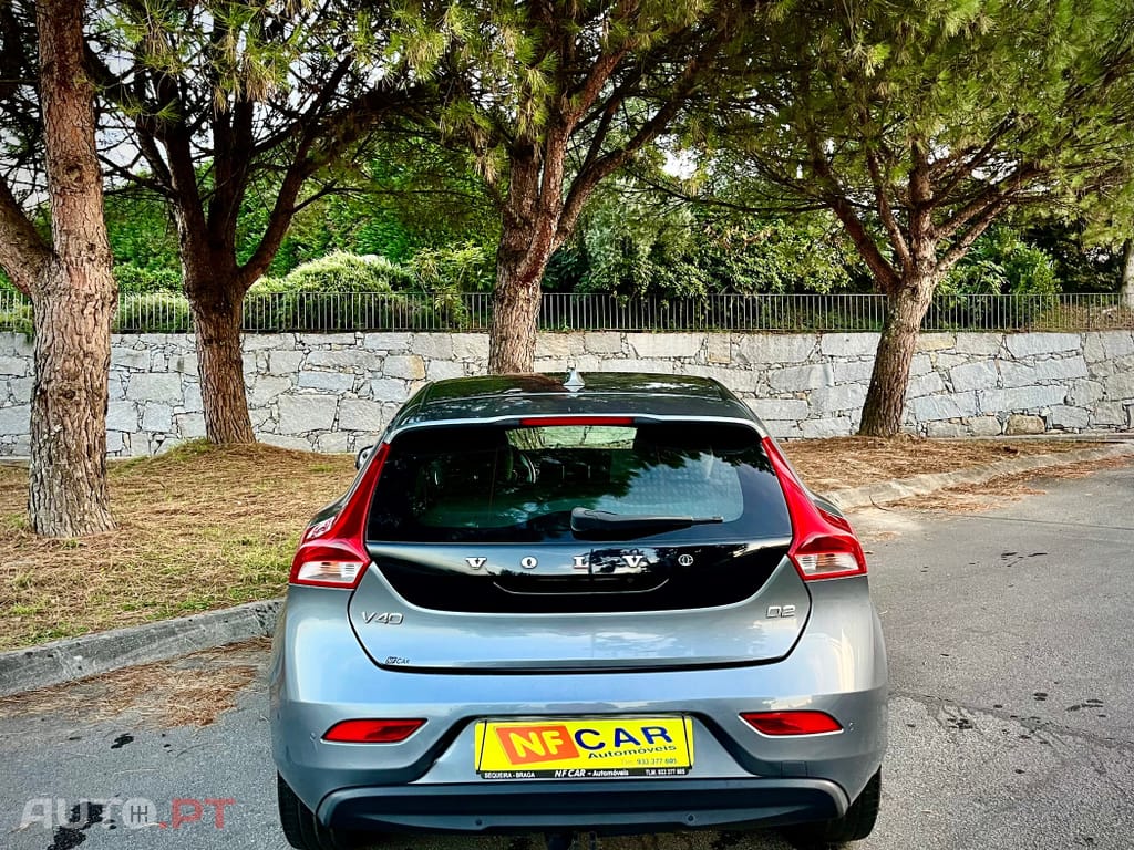Volvo V40 D2