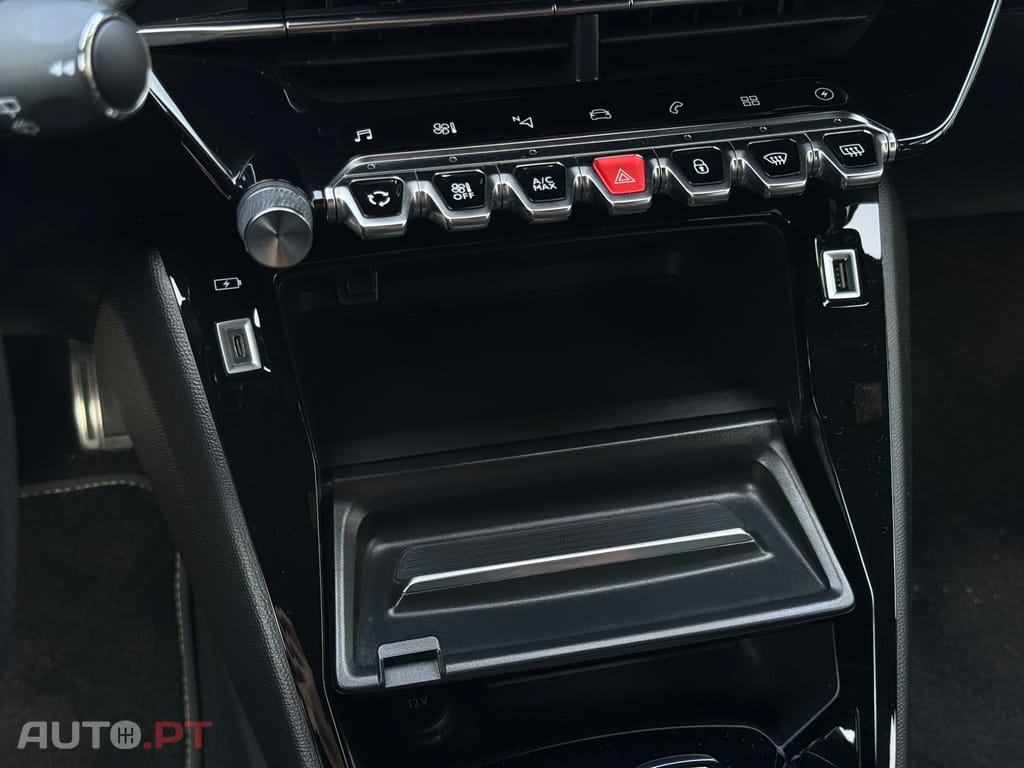 Peugeot E-2008 50 kWh GT