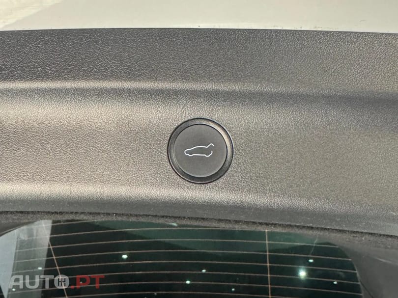 Tesla Model Y Long Range Dual Motor AWD