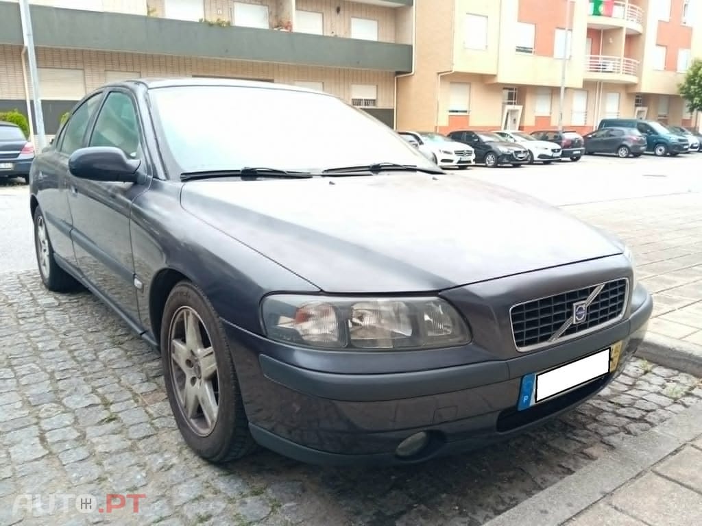 Volvo S60 2.4D  163CV CX VEL manual  Nacional
