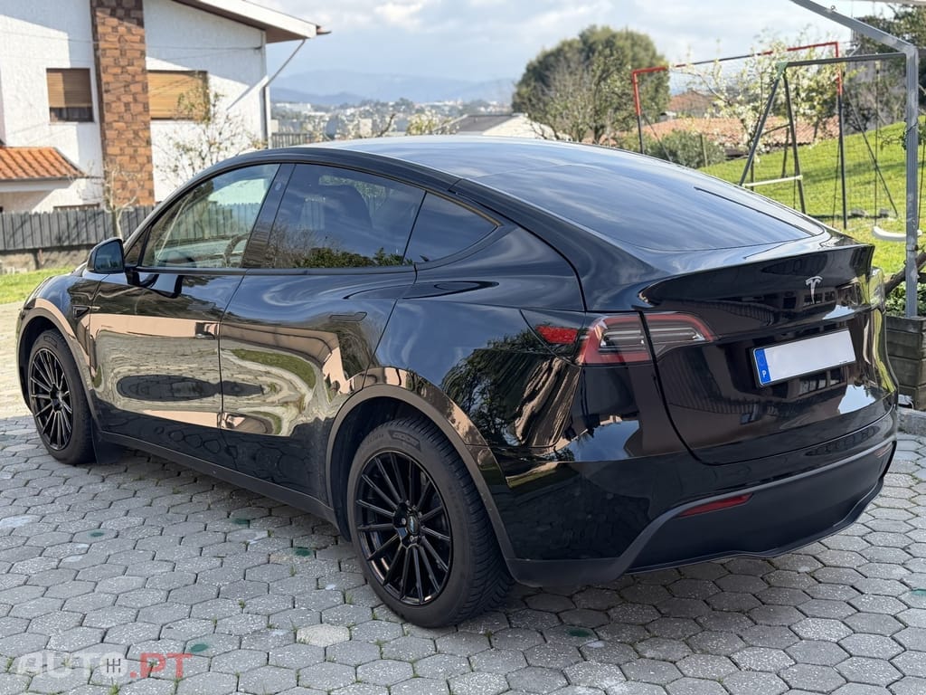 Tesla Model Y Long Range Dual Motor AWD