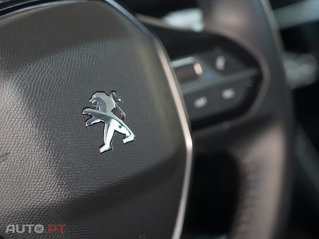 Peugeot E-208 50 kWh Active