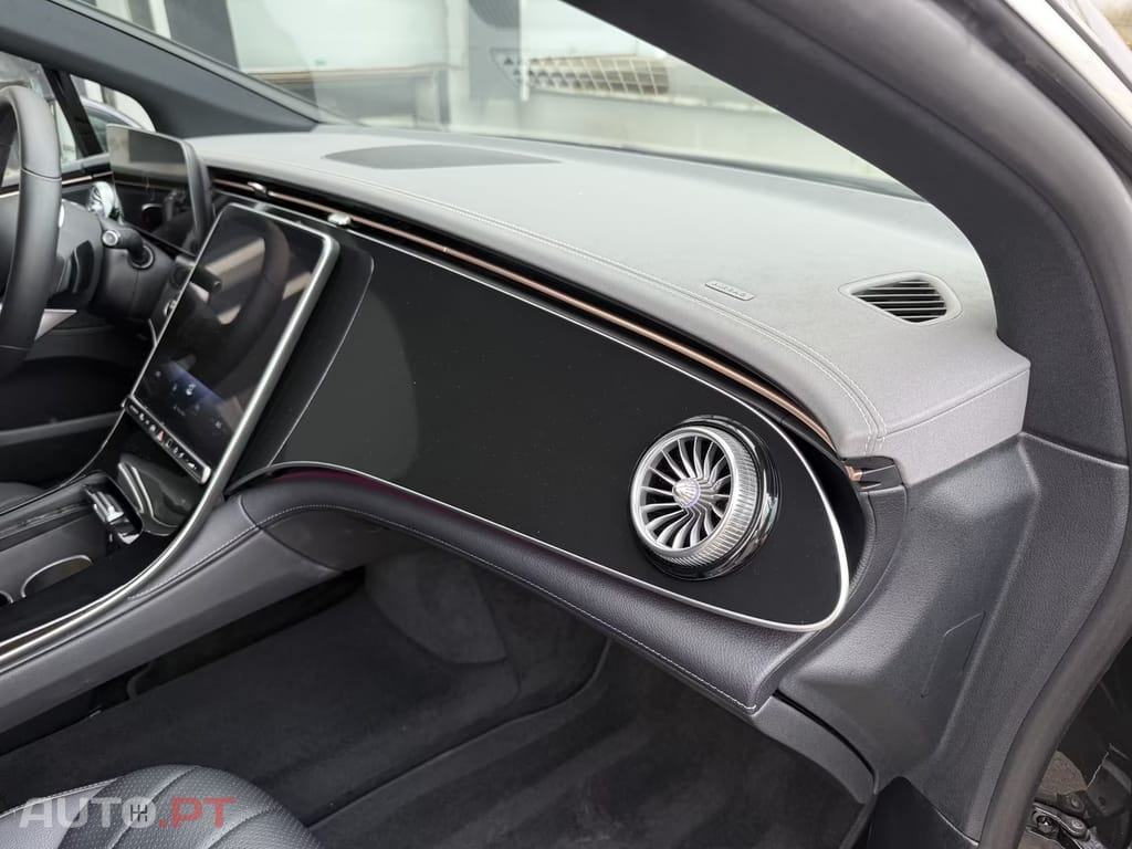 Mercedes-Benz EQE 300 