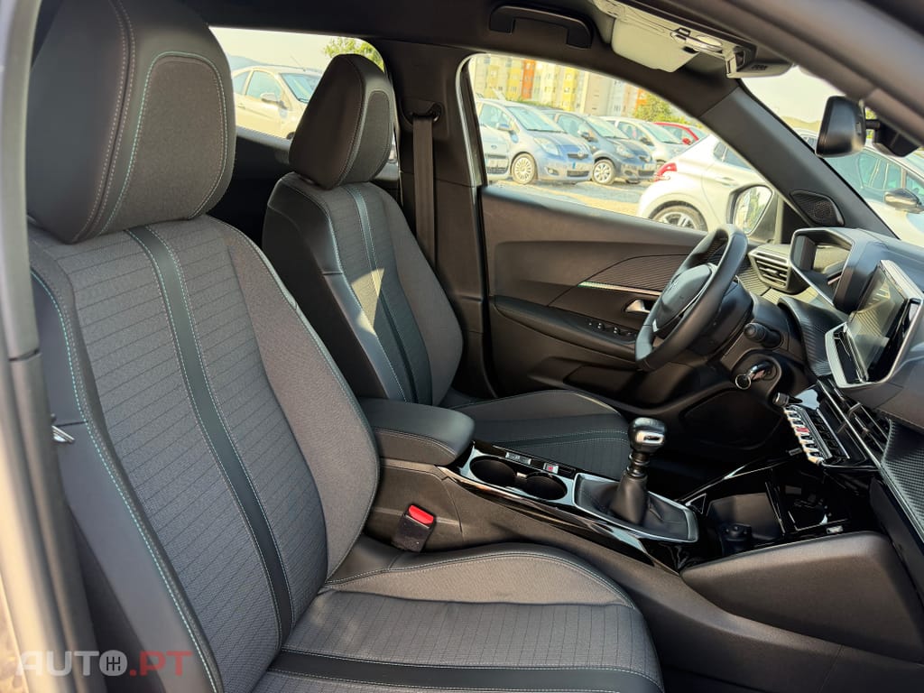 Peugeot 2008 PureTech 100 Allure