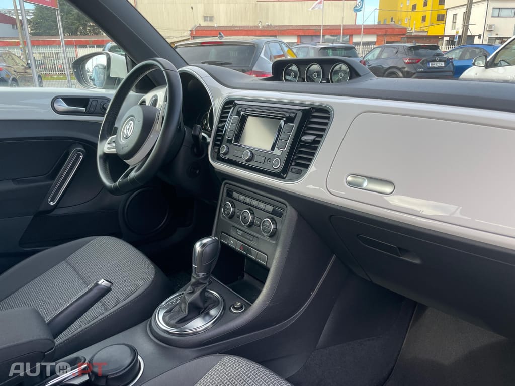 Volkswagen New Beetle 1.6 TDi DSG