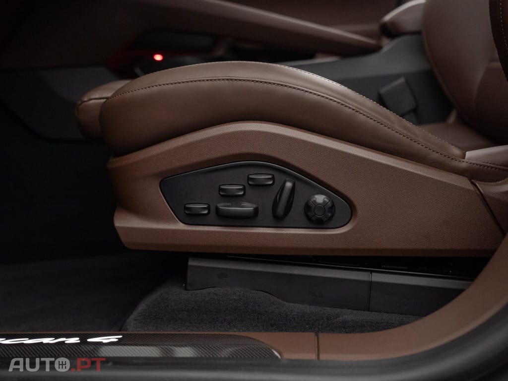 Porsche Macan Electric 4
