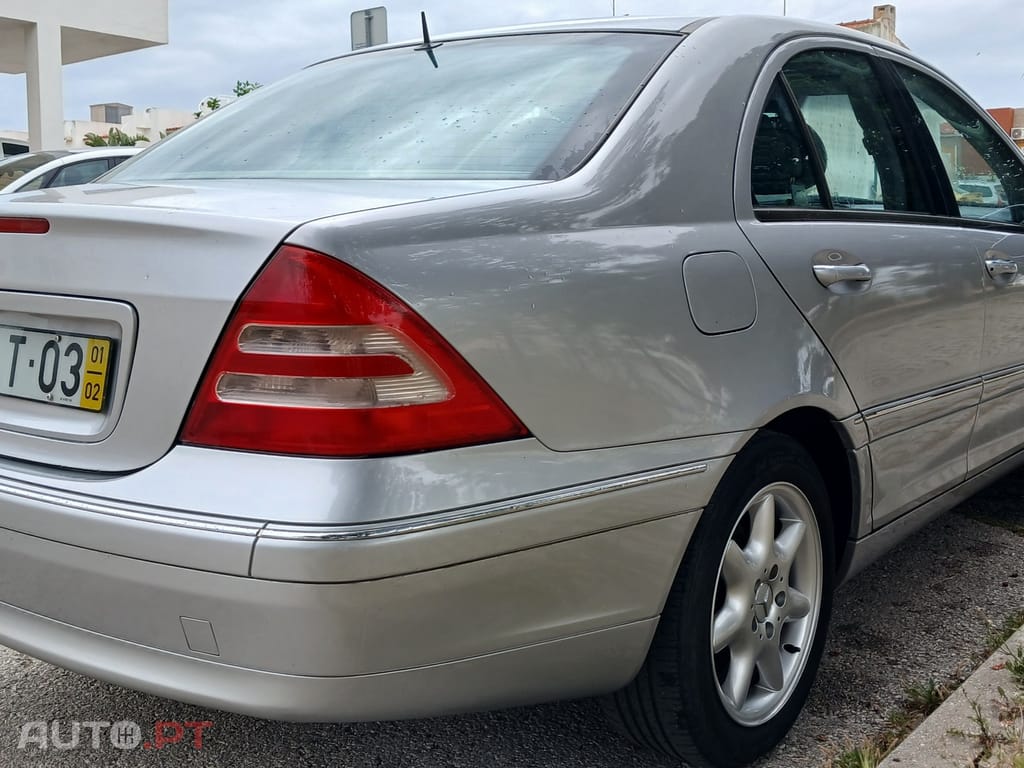 Mercedes-Benz C 320 V6