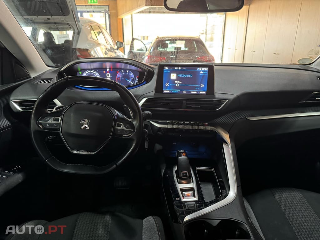 Peugeot 3008 1.5 BlueHDi Active Pack EAT8