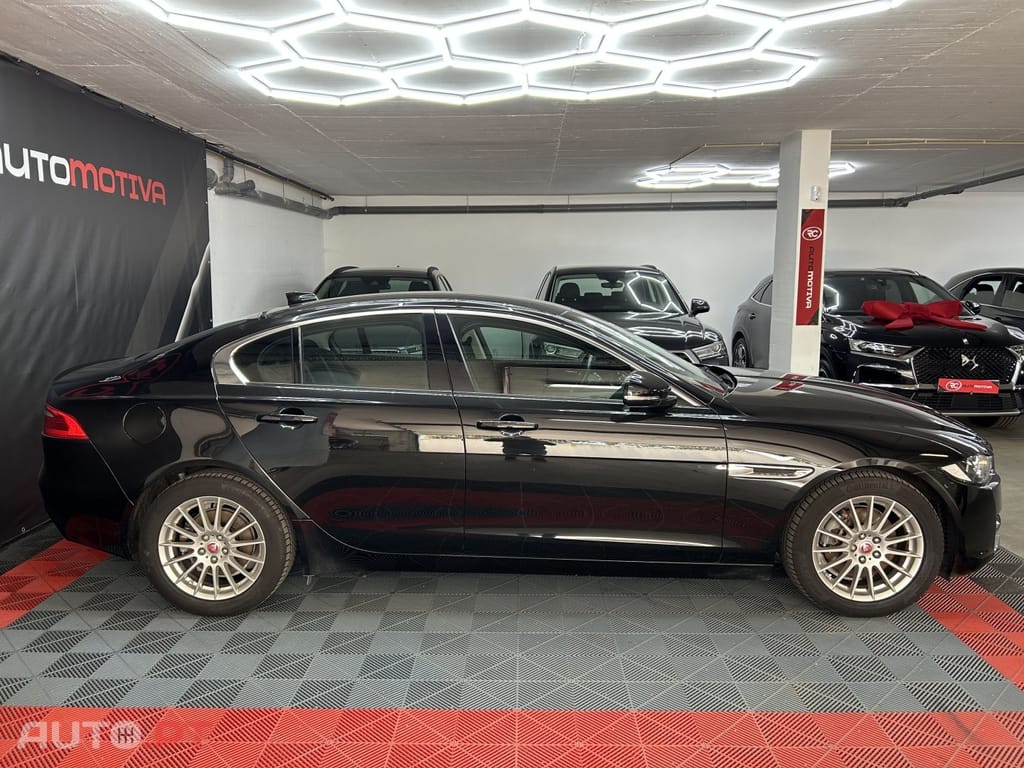 Jaguar XE 2.0 D Prestige